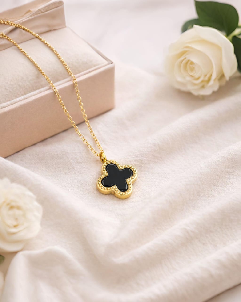 Noir Clover Pendant